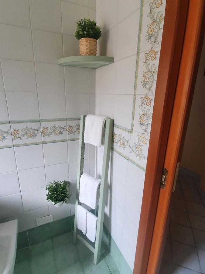 לינה וארוחת בוקר איסקיה La Finestra Sul Mare מראה חיצוני תמונה